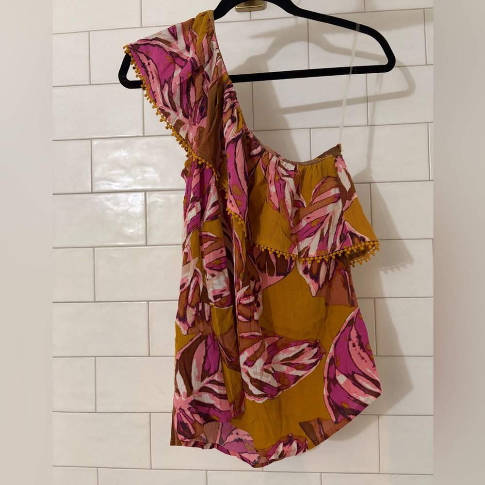 nwt //mossimo supply co one shoulder floral blouse